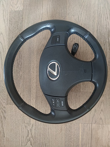 Lexus is (1 foto / 4)