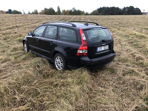 Volvo V50 1,6tdi (10 foto / 14)