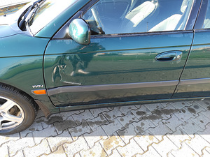 TOYOTA AVENSIS (7 foto / 12)