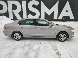 Skoda Superb 2012 195.000 (3 foto / 8)