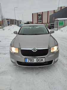 Skoda Superb 2012 195.000 (6 foto / 8)