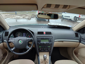Skoda Octavia 1.6 75kw (11 foto / 11)