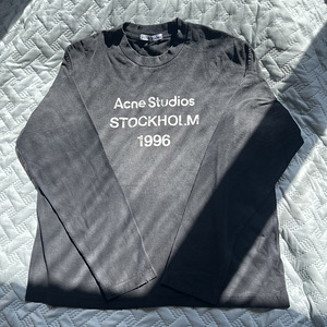 Acne Studios Long Sleeves (1 foto / 5)