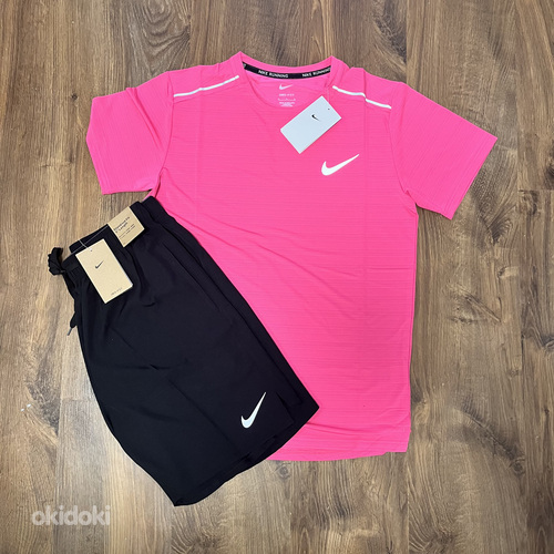 Nike Miller Set Active wear size L but fits like M