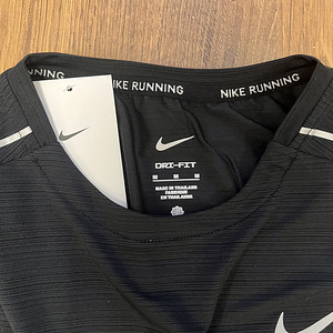 Full Black Nike Miler Set Shorts and Shirt Active wear (2 foto / 3)