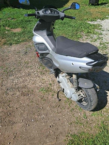 Скутер gilera 125cc (в документах как 50cc) (1 фото из 3)
