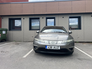 Honda Civic 5D 1.4i (3 foto / 11)
