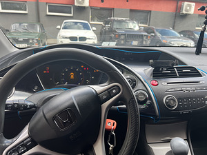 Honda Civic 5D 1.4i (9 foto / 11)
