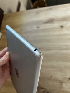 iPad 5th gen (4 foto / 4)