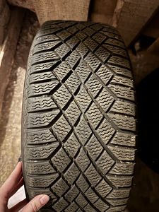 5x112 Continental шипованные шины на оригинальных дисках Aud (4 фото из 4)