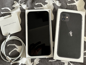 iPhone 11 / 128 (2 фото из 6)