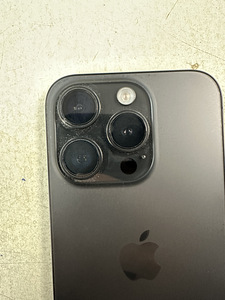 iPhone 15 pro 128gb (3 foto / 4)