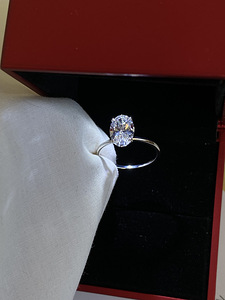 Новое кольцо из белого золота с бриллиантом 2.02 ct (3 фото из 4)
