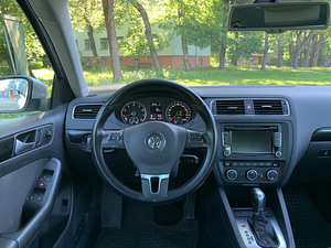 Volkswagen Jetta Comfortline 1.4 90kW (4 foto / 8)