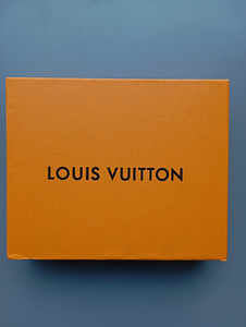 Louis Vuitton (1 foto / 3)