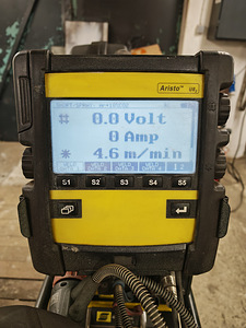 Esab 4004i pulse U82 keevitusaparaat (6 foto / 6)