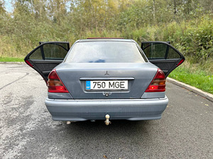 MB Mercedes-Benz W202 C200D (3 foto / 10)