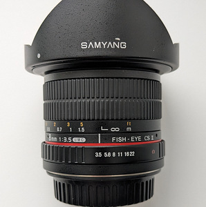 Samyang MF 8mm F/3.5 Fish-Eye CS II APS-C Canon EF (1 foto / 4)
