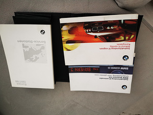 Сервисная книга BMW e46. (2 фото из 2)