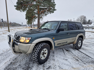 Nissan Patrol (1 foto / 15)