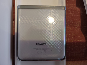 Huawei P 50 Pocket (3 foto / 5)