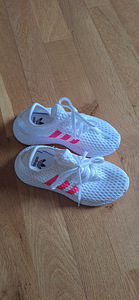 Adidas tossud, suurus 29 (1 foto / 5)