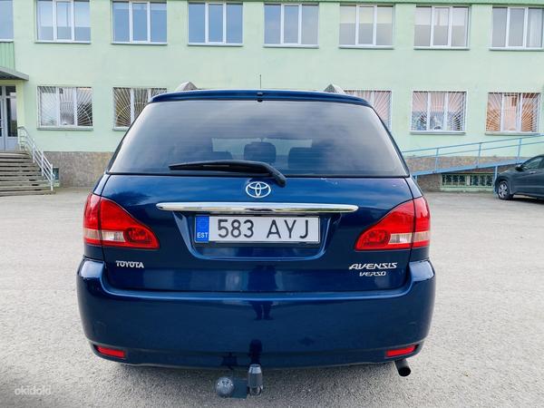 Toyota Avensis Verso 2.0d 85kw 2001г (фото #4)