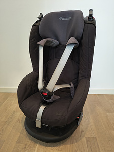 Детское кресло Maxi-cosi (1 фото из 3)