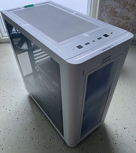 I5 3.40 GHz | 8GB RAM | AMD6870 | 240GB SSD + 1,4TB HDD (1 foto / 2)