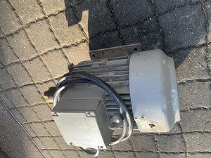 Mooror 15KW ja sagedusmuundur (4 foto / 5)
