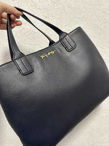 Продам сумку оригинал Tommy Hilfiger (9 фото из 10)