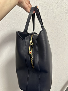 Продам сумку оригинал Tommy Hilfiger (10 фото из 10)