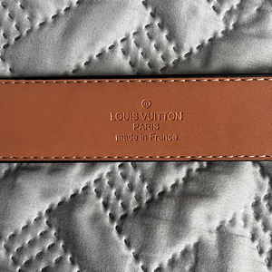 Louis Vuitton Võõ 115cm/125cm (4 foto / 4)