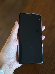 Samsung Galaxy S22 (5 фото из 5)