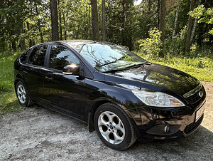 Ford Focus 1.6 74 kW (2 foto / 12)