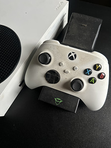 Продам xbox series s 512гб (3 фото из 3)
