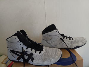 Продам борцовки Asics, лёгкие и удобные (2 фото из 5)