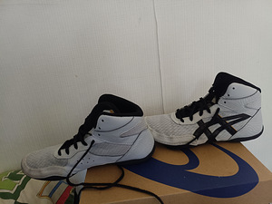Продам борцовки Asics, лёгкие и удобные (3 фото из 5)