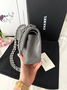 Сумка Chanel Grey Silver копия (4 фото из 10)
