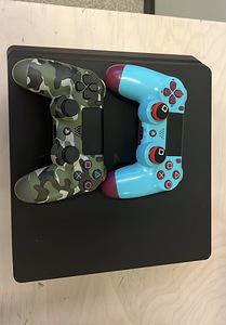 Playstation 4 (2 foto / 2)
