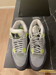 Air Jordan 4 Retro SE Mid Neon 95 size 44 (2 foto / 5)