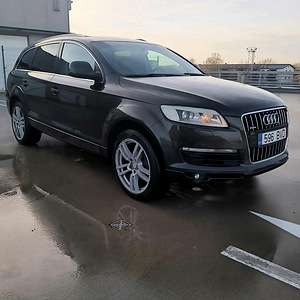 Audi Q7 4.2tdi (1 фото из 10)