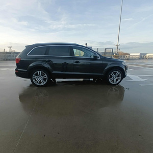 Audi Q7 4.2tdi (2 фото из 10)