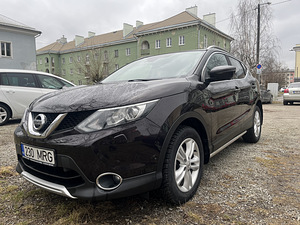 Nissan Qashqai Tekna 1.6 120kW (2 foto / 11)