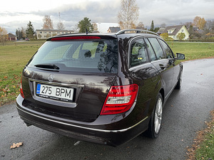 Mercedes-Benz C 220 Avantgarde (6 foto / 15)