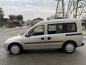 Opel Combo Tour 1.7 CDTI (9 фото из 15)