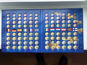 2 eur mündid erinevad (Soome sendid kingituseks) (3 foto / 4)