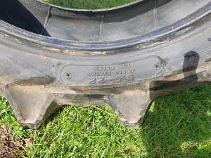 Traktori rehvid 9,5-22 Bridgestone (2tk koos) (2 foto / 3)