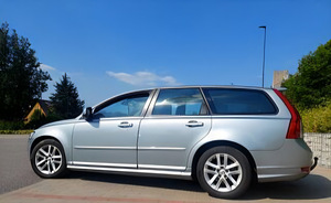 Продажа автомобиля (1 фото из 4)