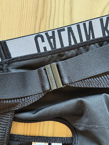 Calvin Klein ujumistrikoo (4 foto / 4)